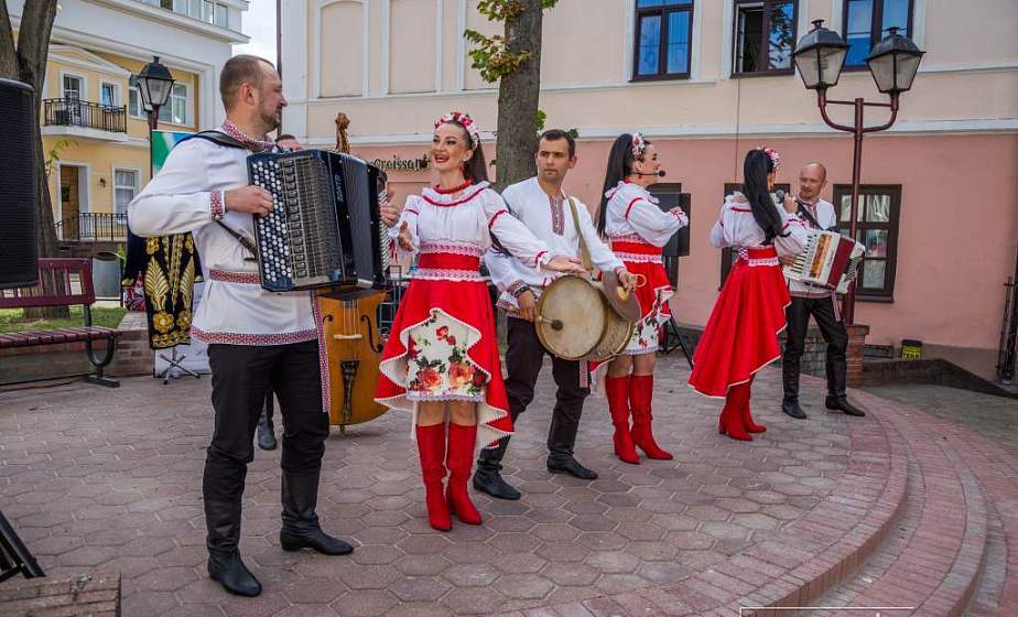 Куклы и музыка. «Фестивальная АРТ-среда» пройдет в центре Куклы и музыка. «Фестивальная АРТ-среда» пройдет в центре