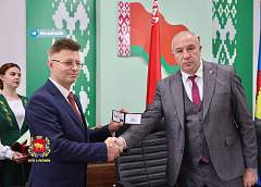 Губернатор Гродненской области Юрий Караев представил активу Зельвенского района нового руководителя 