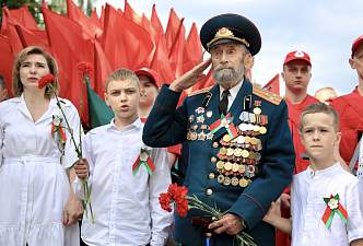 Огненными верстами войны. Ветеран Леонид Данилов поделился воспоминаниями с фронта и рассказал, как в свои 99 сохраняет жизнерадостность