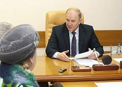 Председатель облисполкома Владимир Кравцов  провел прием граждан