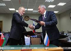 НАН Беларуси и "Роскосмос" подписали соглашение о расширении группировки спутников