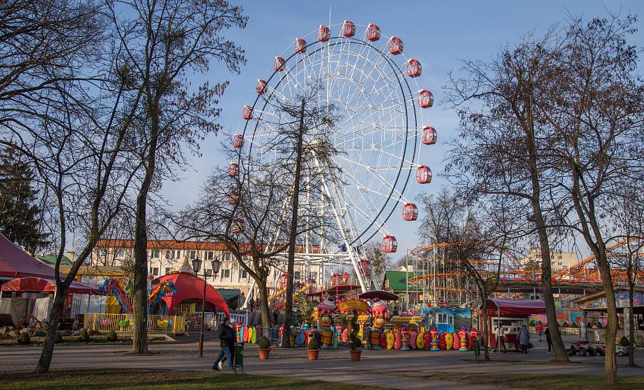 В Гродно заработало 42-метровое колесо обозрения