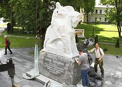 The monument of Lord David of Grodno was put up on a plinth in a regional centre 