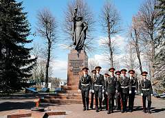 В Слониме прототипом скульптуры воина-освободителя у Вечного огня стал обычный школьник