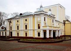 В апреле в театре кукол начнет работать кафе, а в мае - музей