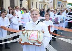 Фотофакт: Крестный ход католических верующих в Гродно