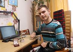 «Ничего невозможного нет, главное – желание… и поддержка родных». История Даниила Исаева, юноши с инвалидностью из Мурованой Ошмянки