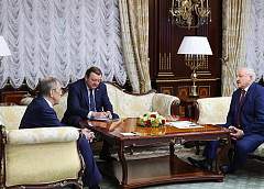 Александр Лукашенко рассчитывает на вступление Беларуси в ШОС на саммите в Астане и благодарит Россию за поддержку