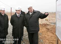 Глава Администрации Президента Беларуси Андрей Кобяков посетил Островецкий район