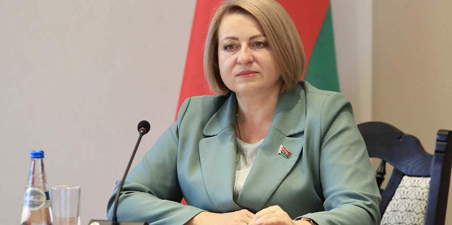 Это самая главная ценность - жить в своей стране под мирным небом, в окружении близких и дорогих людей Это самая главная ценность - жить в своей стране под мирным небом, в окружении близких и дорогих людей