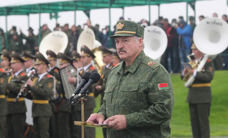 "Отработали с высоким качеством" - Александр Лукашенко оценил итоги учения "Запад-2017" "Отработали с высоким качеством" - Александр Лукашенко оценил итоги учения "Запад-2017"