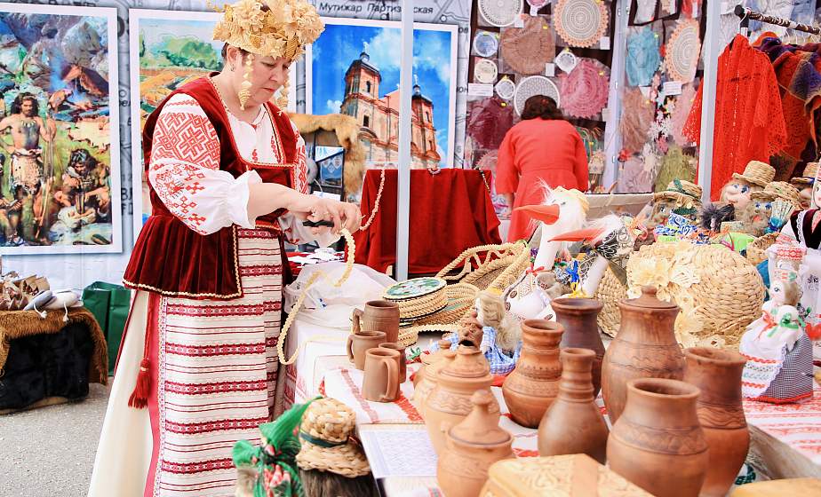 Беларусь глазами туриста. В Новом замке открылась выставка туристического потенциала страны 