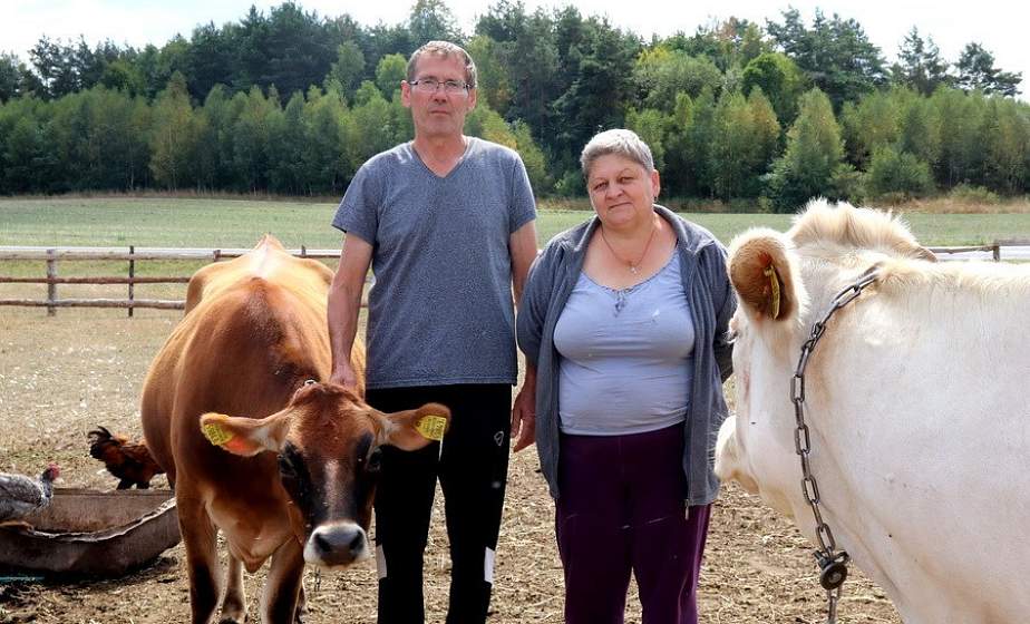 «Держим шесть буренок, быка и две сотни куриц». Зачем супруги Гейдельбах переехали в Зельву из Германии и как делают и продают свои сыры? «Держим шесть буренок, быка и две сотни куриц». Зачем супруги Гейдельбах переехали в Зельву из Германии и как делают и продают свои сыры?