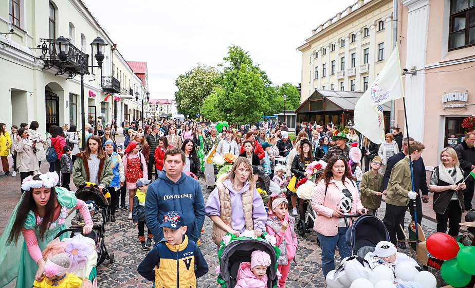 Фотофакт: парад колясок прошел в Гродно