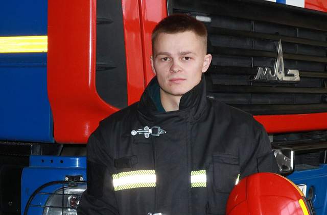 В Гродно сотрудник МЧС спас жизнь пассажиру автобуса