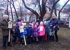 Скворечники на территории  детского сада в Гродно установили по инициативе совета ветеранов при ЖЭСа №5