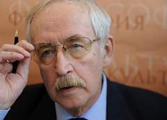 Александр Лукашенко поздравил народного артиста РСФСР Василия Ливанова с 90-летием