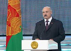 Президент Беларуси накануне Дня Независимости поздравил соотечественников с праздником