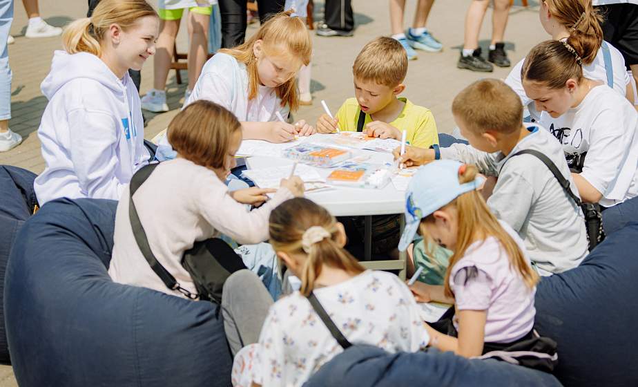 Лето начинается с улыбок: что «Санта» подарила юным жителям Гродно