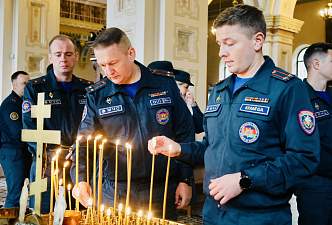 Единство духа и веры. Спасатели Гродненщины приняли участие в торжественной литургии накануне Дня народного единства