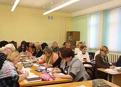 За парты селі настаўнікі. У Ашмянах правялі семінар-практыкум па падрыхтоўцы вучняў да алімпіяд