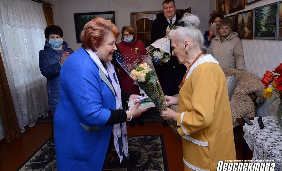 Рыбалка, рисование и высшая математика: как и в 90 лет оставаться активной, знает Галина Литвинович из Вертелишек Рыбалка, рисование и высшая математика: как и в 90 лет оставаться активной, знает Галина Литвинович из Вертелишек