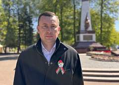 Поздравление председателя Гродненского горисполкома Андрея Хмеля с Днем Государственного флага, Государственного герба и Государственного гимна Республики Беларусь