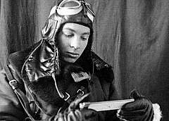 «Здравствуй, дорогая и любимая Валюша...» Трогательная история любви штурмана Георгия Лысова и его жены Валентины в письмах