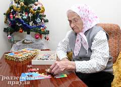 105-летняя долгожительница из Гродно любит собирать пазлы