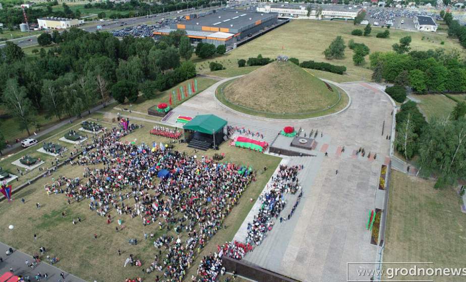 Концерты, фудкорты и вальс в центре. Почти 80 000 человек посетили День Независимости на Гродненщине Концерты, фудкорты и вальс в центре. Почти 80 000 человек посетили День Независимости на Гродненщине