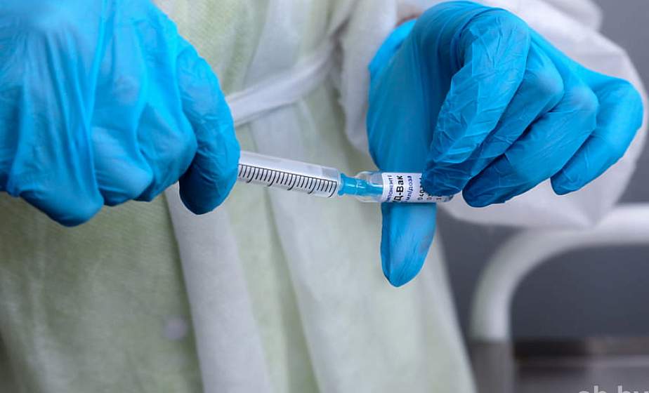 Врач посоветовал носить маски даже после вакцинации от коронавируса