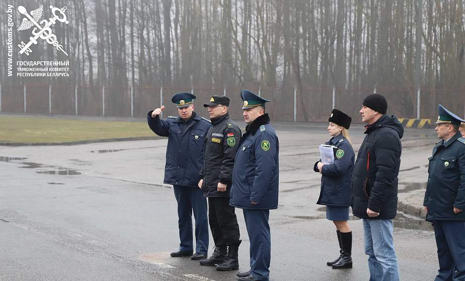 Председатель ГТК проинспектировал осуществление грузовых операций и выполнение функций погранконтроля гродненскими таможенниками