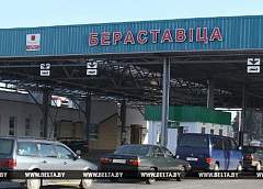 Движение грузовиков в пункте пропуска "Берестовица" приостановлено на пять часов из-за ремонта