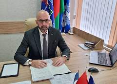 Решает споры с работодателем, поддерживает рублем и дает льготы на путевку. Как профсоюз помогает работникам?