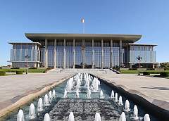 Александр Лукашенко назначил главой Администрации Президента Дмитрия Крутого, первым замглавы - Наталью Петкевич