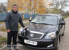 Комбайнеры, получившие на «Дажынках» ключи от авто, обкатывают новые автомобили «Джили»