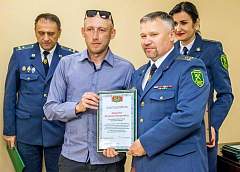 Представителям СМИ вручены награды и благодарности Гродненской региональной таможни. Среди награжденных фотокорреспондент «Гродзенскай праўды»