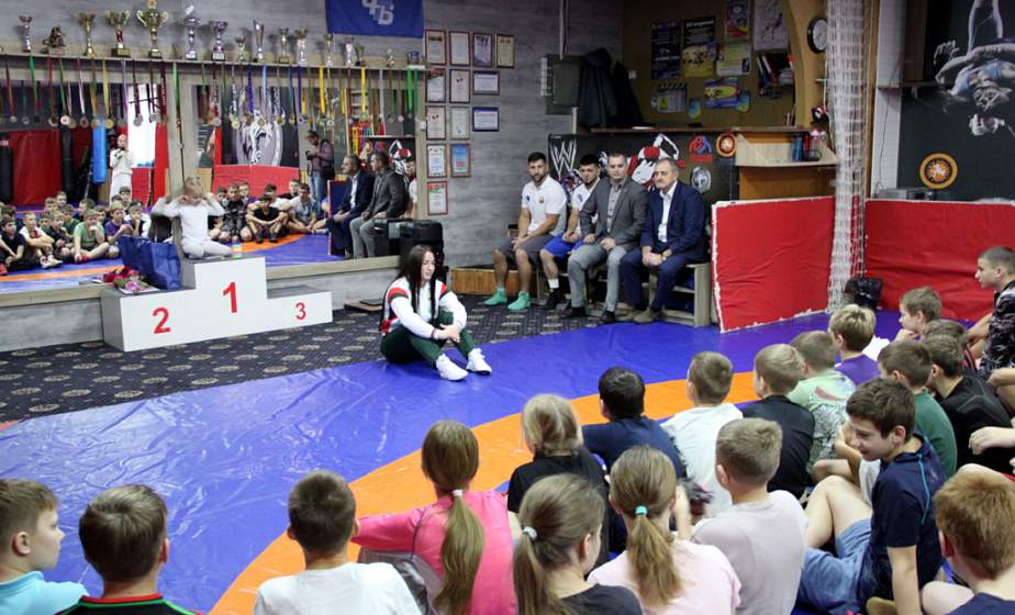 Встреча с кумиром: Яна Третьяк вдохновила юных спортсменов Волковыска