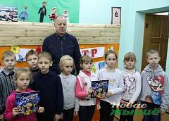 Новогрудский автор презентовал книгу «Энерджы і дзеці з 5 «А»