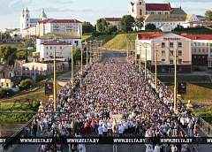 Крестный ход в честь праздника Божьего Тела прошел по улицам Гродно