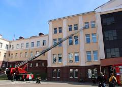 В Гродно в рамках Единого дня безопасности будущие правоведы отработали алгоритм действий при эвакуации