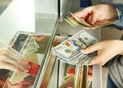 Физлица в Беларуси в мае продали на $178,5 млн валюты больше, чем купили