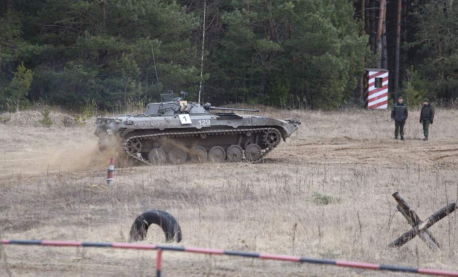 На Гожском полигоне военнослужащие определяют лучшие экипажи танков и БМП-2 На Гожском полигоне военнослужащие определяют лучшие экипажи танков и БМП-2