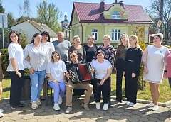 Работники Берестовицкого районного центра культуры и народного творчества присоединились к видеопроекту «Гродзенскай праўды» «Поем песни Победы вместе!»
