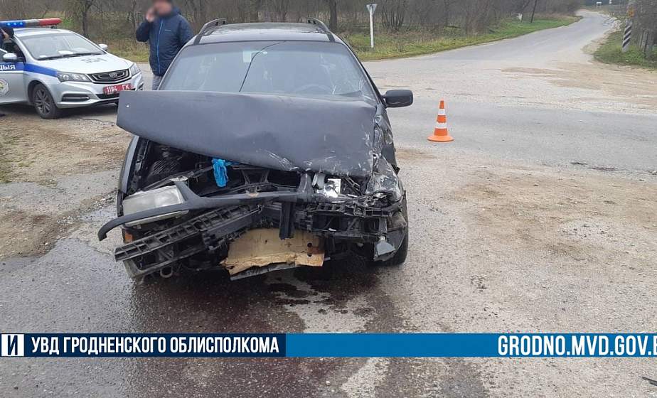 В Гродненском районе столкнулись грузовик и легковушка: пострадал пассажир В Гродненском районе столкнулись грузовик и легковушка: пострадал пассажир