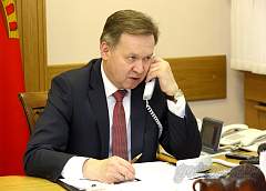Субботнюю прямую линию провел председатель областного Совета депутатов Игорь Жук