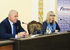  Про еду космонавтов и рабочий день на орбите: студенты Гродненского госуниверситета имени Я. Купалы встретились с Олегом Новицким в рамках медиа-клуба «Формат А3»