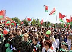 В Гродно прошел торжественный митинг, посвященный Дню Государственных флага, герба и гимна Республики Беларусь