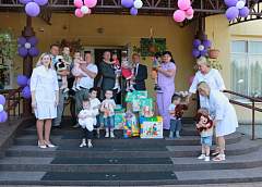 Накануне Международного Дня защиты детей представители КГК Гродненской области посетили Гродненский областной специализированный дом ребенка