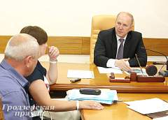Председатель облисполкома Владимир Кравцов провел личный прием граждан